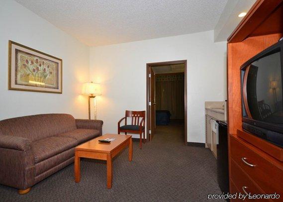 Clarion Suites Yuma Room photo