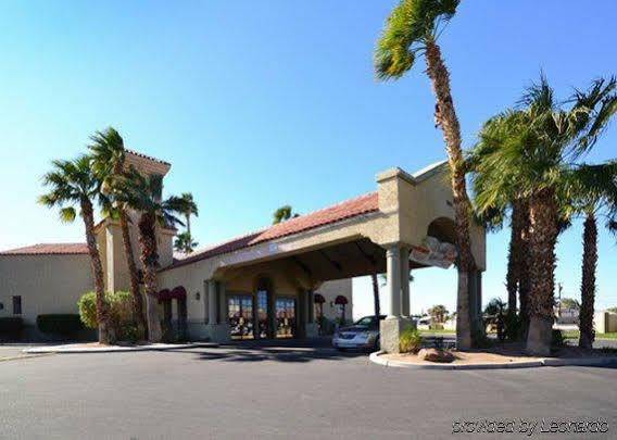 Clarion Suites Yuma Exterior photo
