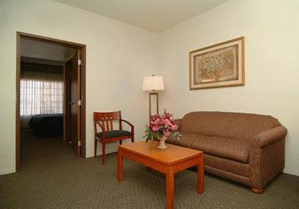 Clarion Suites Yuma Room photo